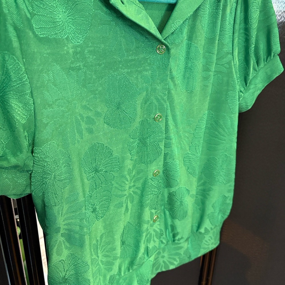 Rio & Rian Emerald Floral Top